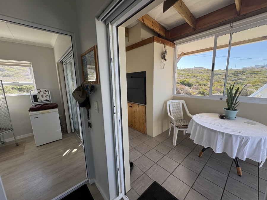 4 Bedroom Property for Sale in Pearl Bay Western Cape